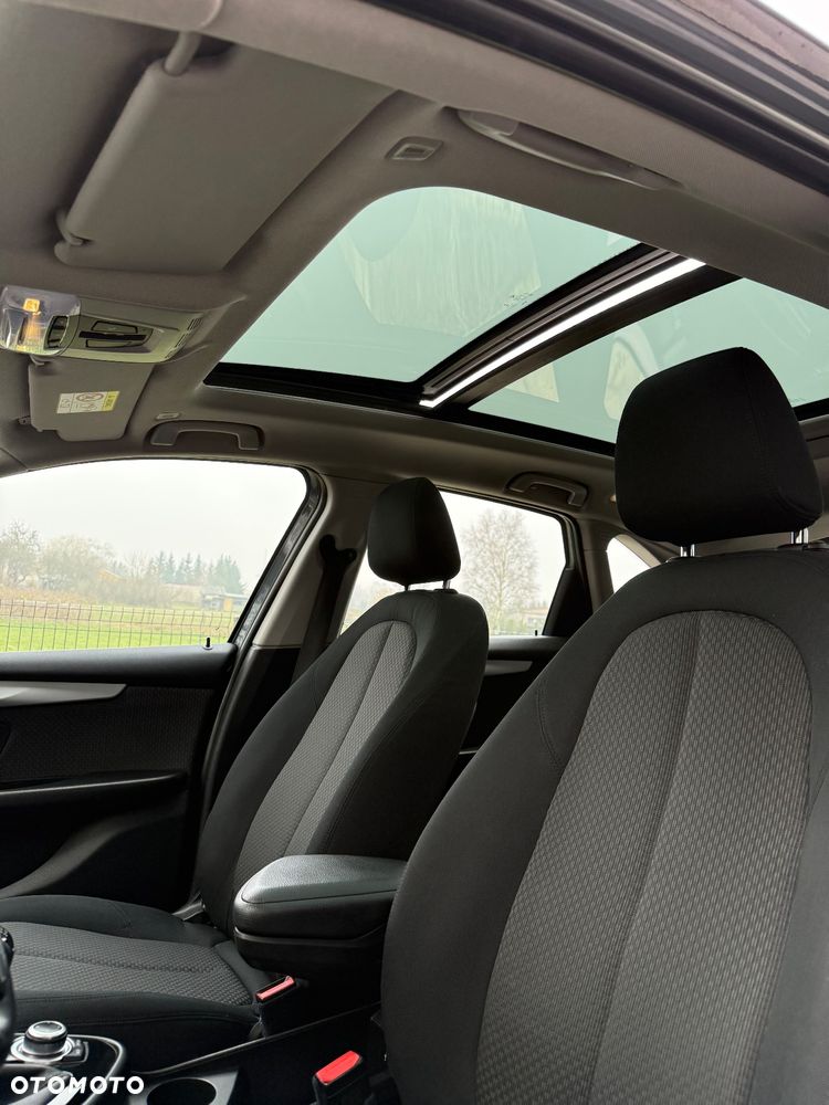 BMW Seria 2 218d - 17