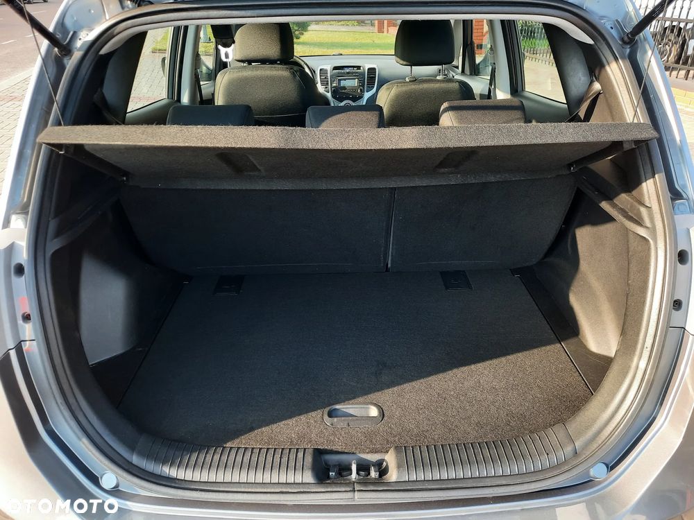 Hyundai ix20 1.4 UEFA EURO 2012 Edition - 19
