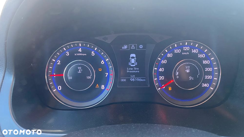 Hyundai i40 Kombi blue 1.6 Family+ - 13