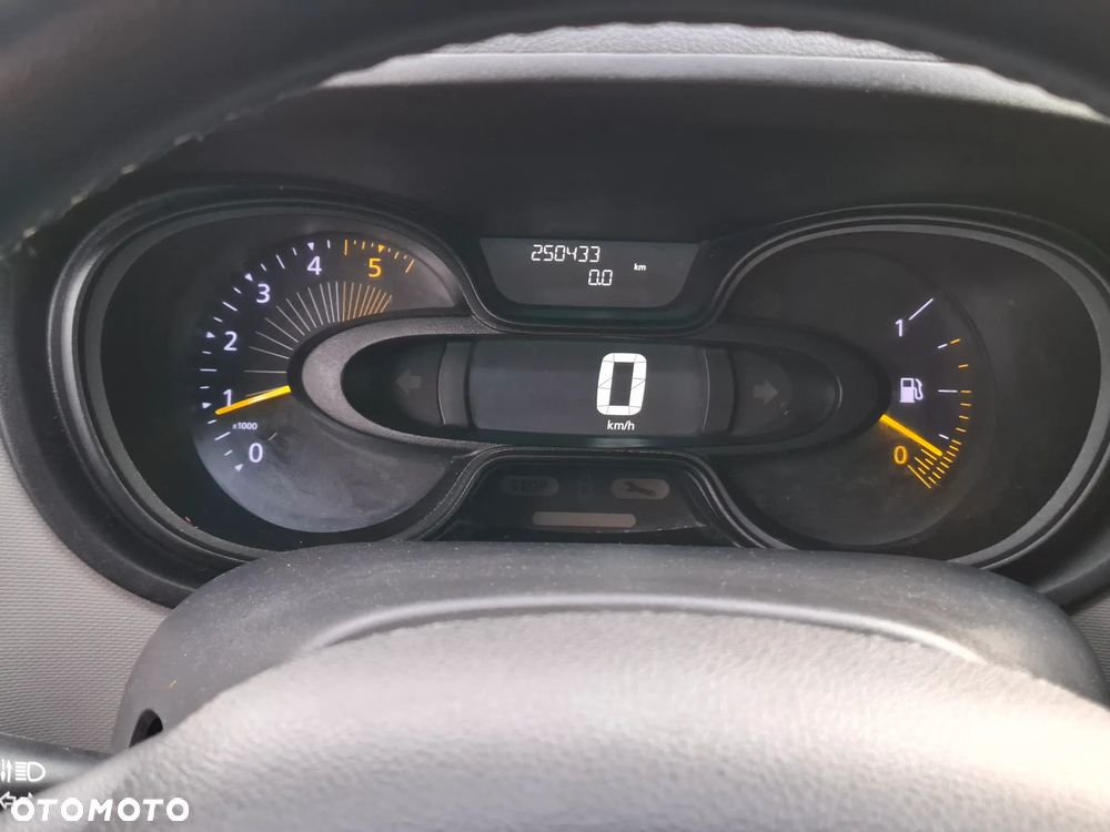 Renault Trafic 2017 LONG 1.6DCI 125KM KLIMA 3OSOBOWY - 22