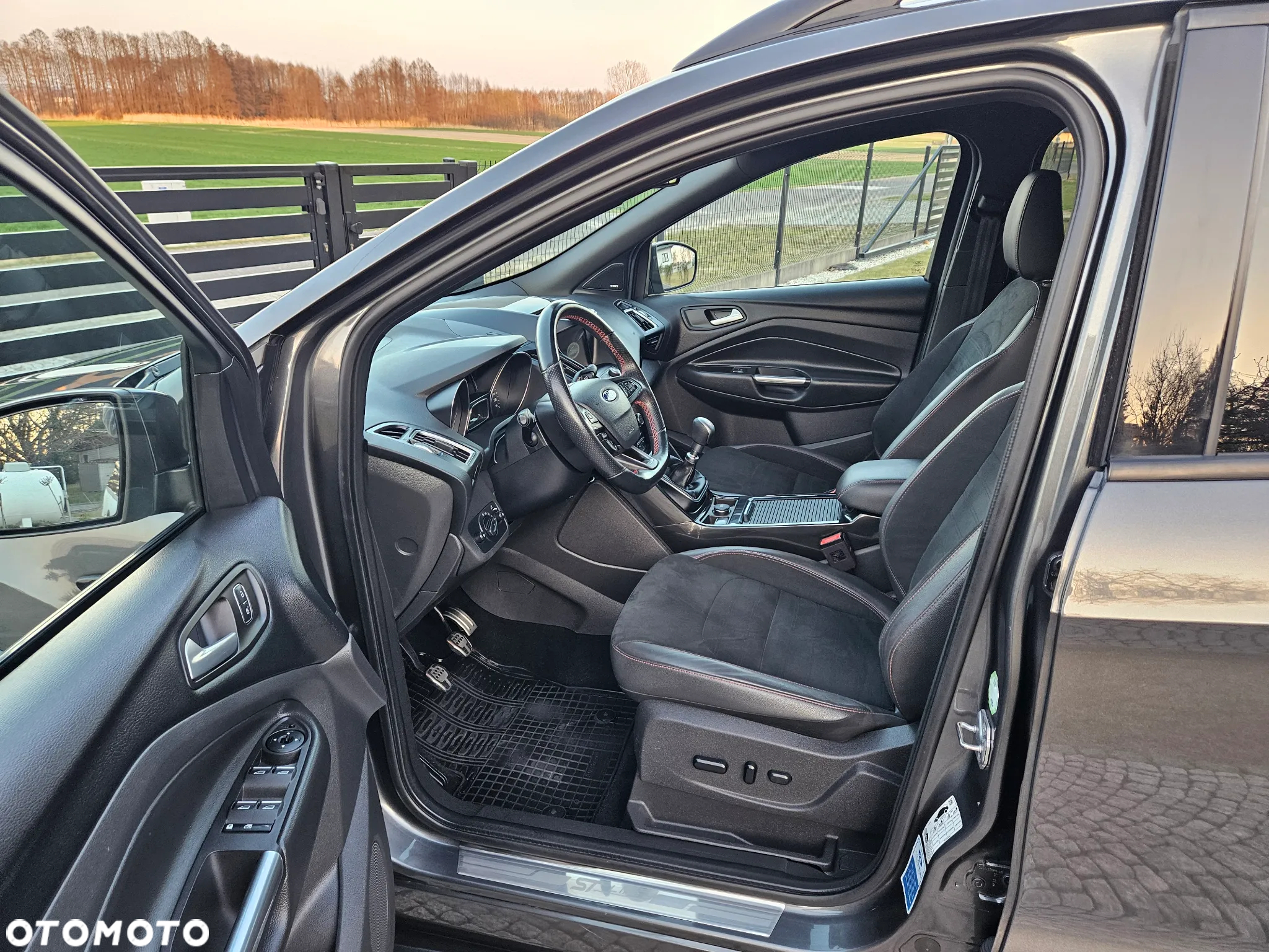 Ford Kuga 2.0 TDCi FWD ST-Line - 10