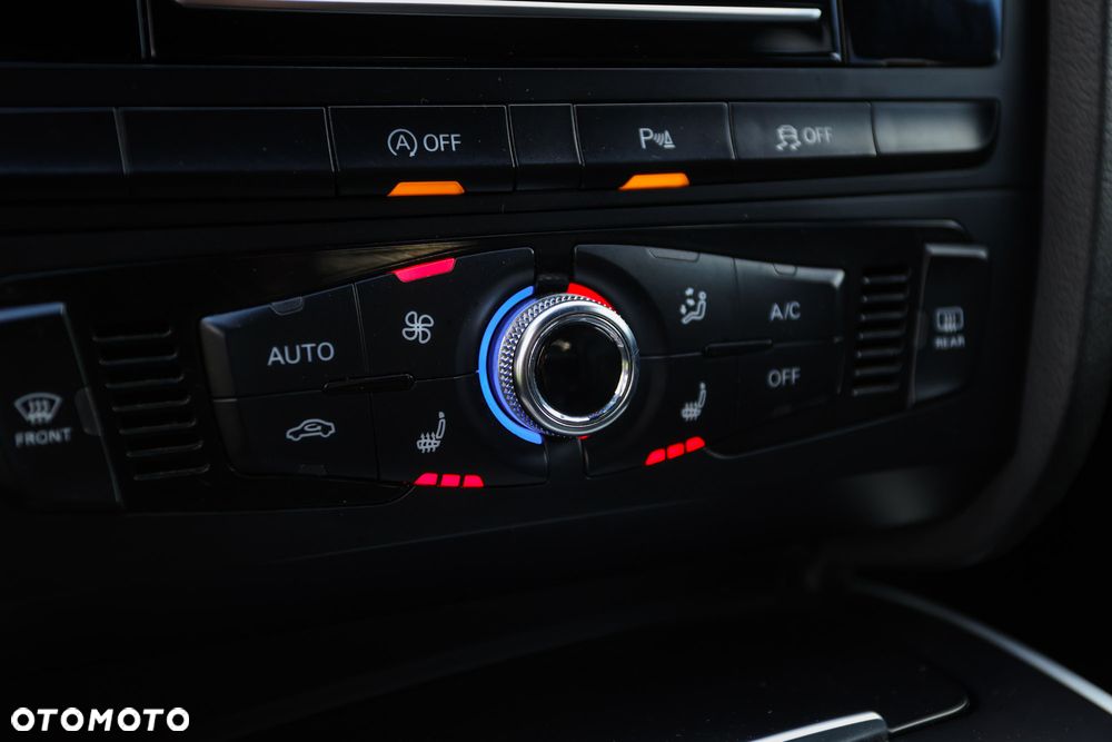 Audi A4 Avant 2.0 TDI DPF clean diesel quattro S tronic S line Sportpaket - 31