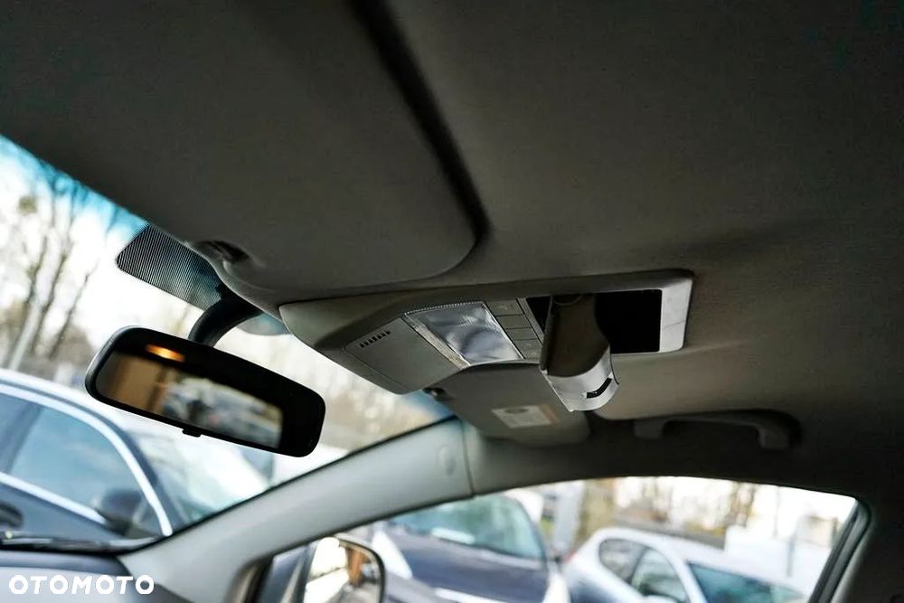 Chevrolet Captiva - 25