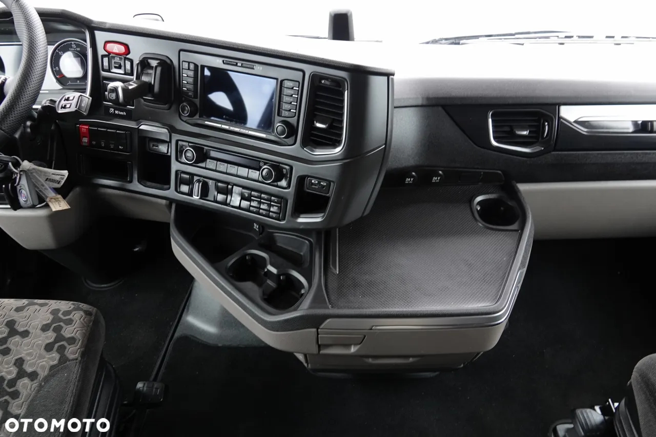 Scania S 500 / RETARDER / KLIMA POSTOJOWA   / PRZÓD NA PODUSZKACH / OPONY 100% / ALUFELGI SPROWADZONA / PO KONTRAKCIE SERWISOWYM - 31