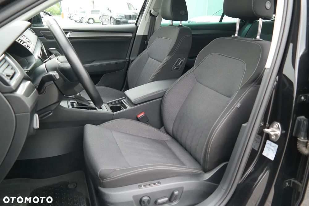 Skoda Superb 2.0 TDI SCR 4x4 Style DSG - 11