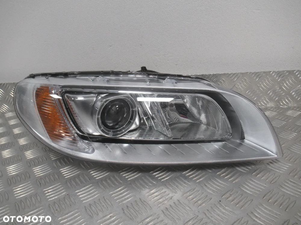 LAMPA PRZEDNIA PRZÓD PRAWA VOLVO V70 III LIFT S80 II LIFT XC70 II 2013-2016