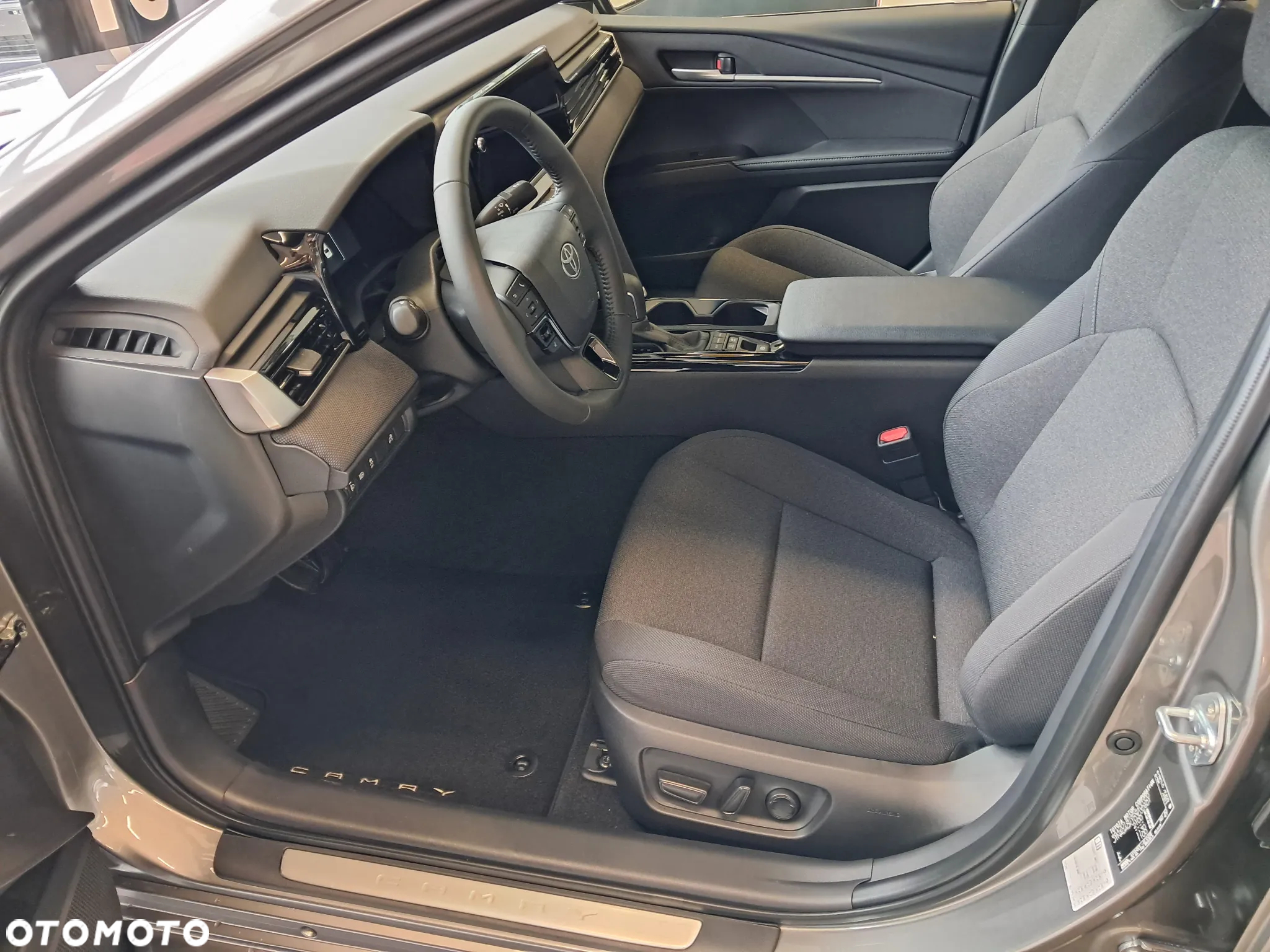 Toyota Camry 2.5 Hybrid Dynamic Force Comfort e-CVT - 9