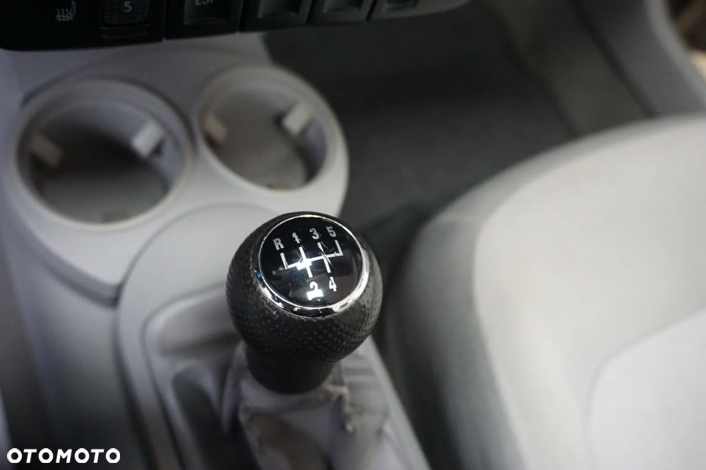 Volkswagen New Beetle 1.9 TDI DPF United - 26