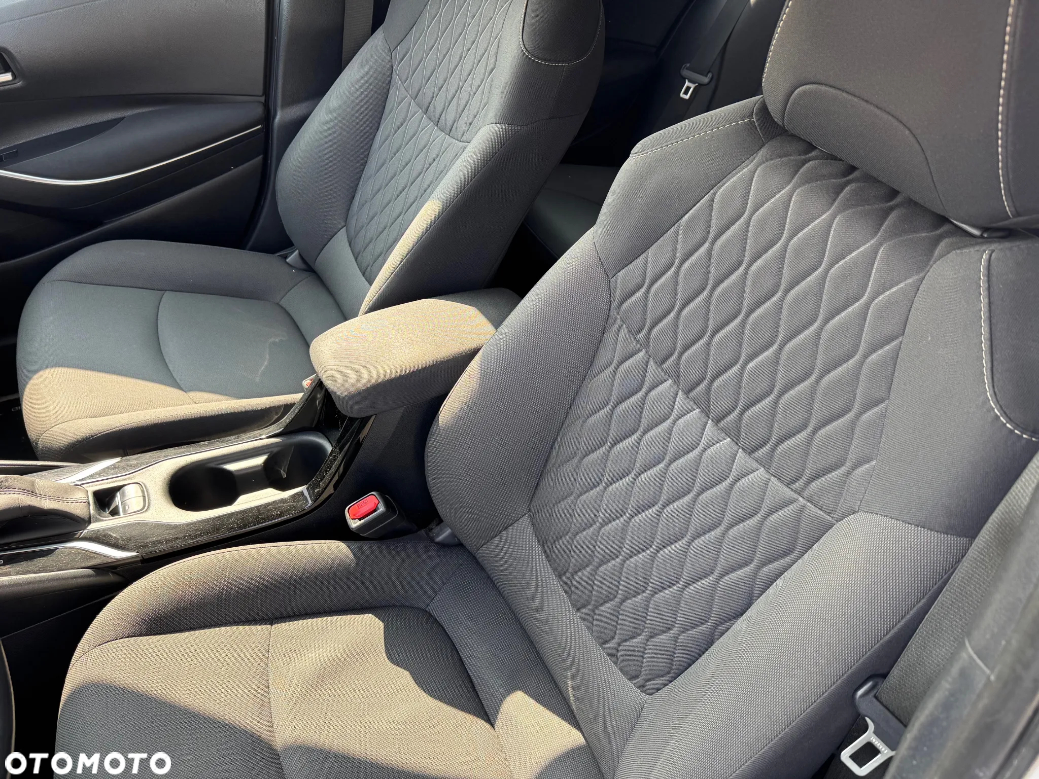 Toyota Corolla 1.8 Hybrid Executive - 10
