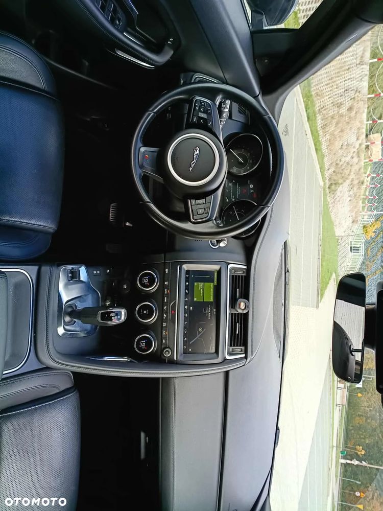 Jaguar E-Pace P200 AWD S - 13