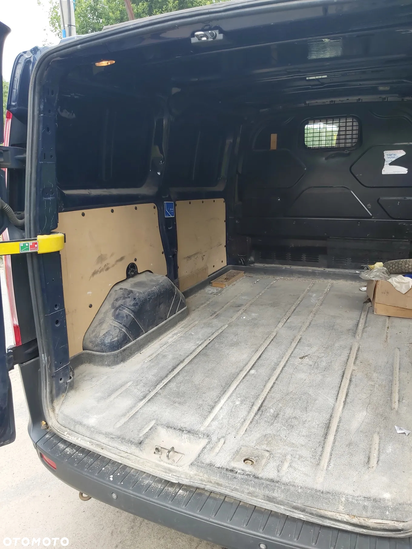 Ford TRANSIT CUSTOM - 11