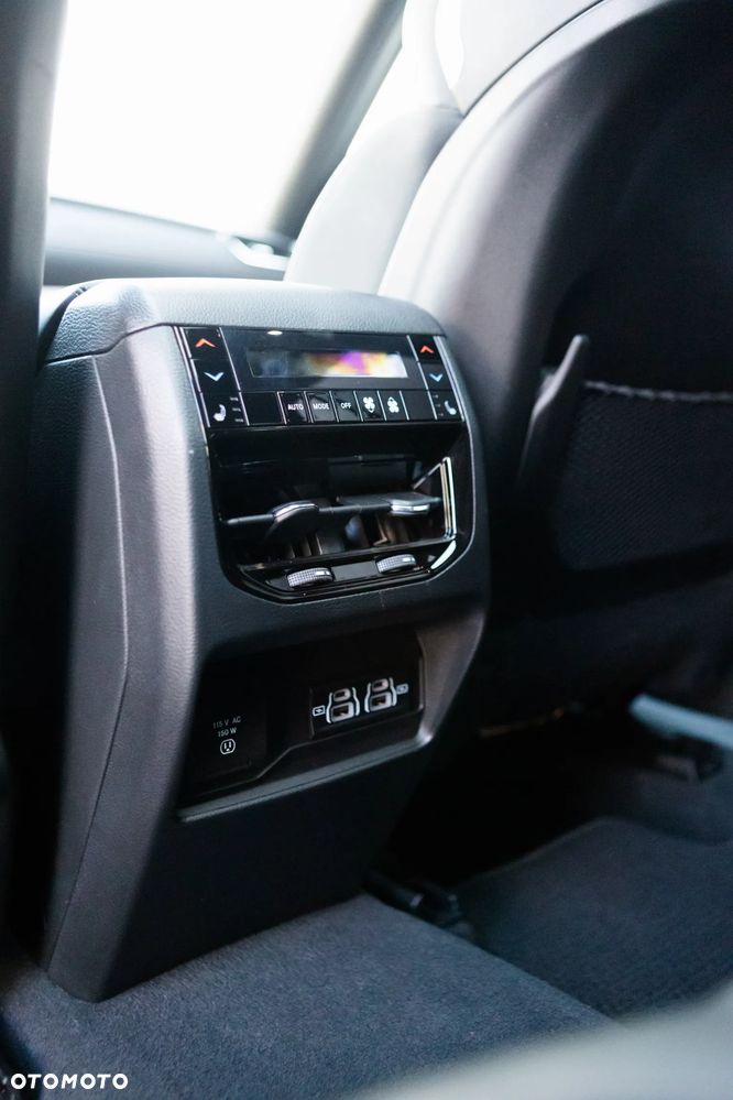 Jeep Grand Cherokee - 13