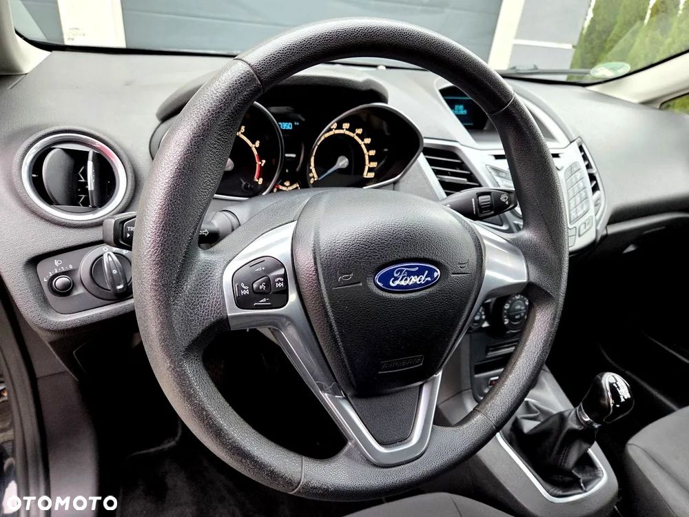 Ford Fiesta - 24