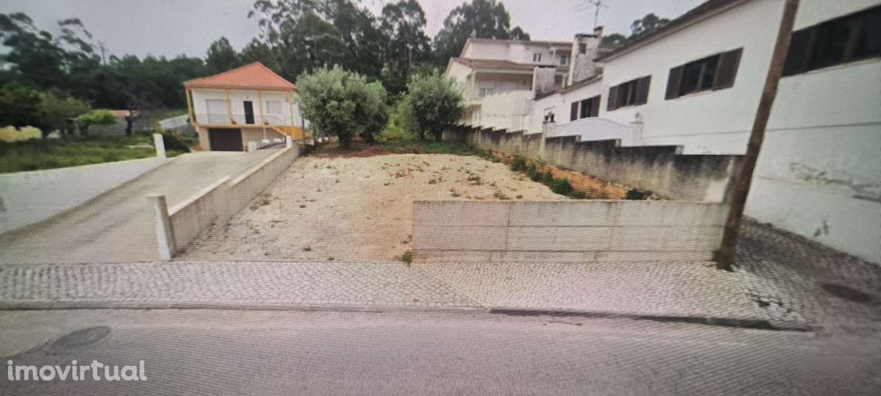 Terreno com viabilidade de construção - Grande imagem: 2/3