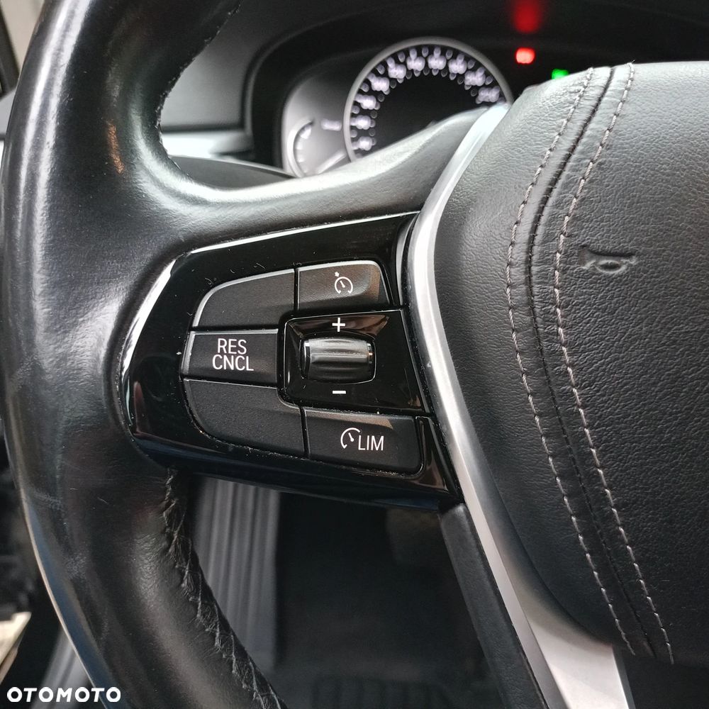 BMW Seria 5 520d - 22