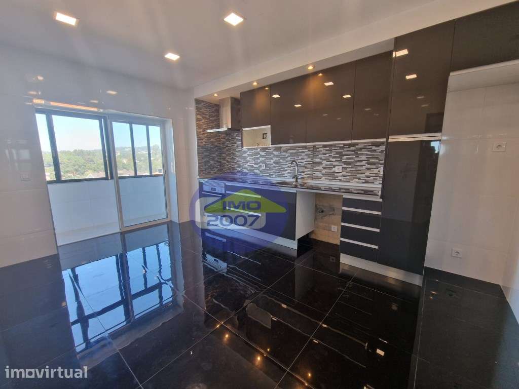Apartamento T3 em Paços de Brandão - Grande imagem: 3/29