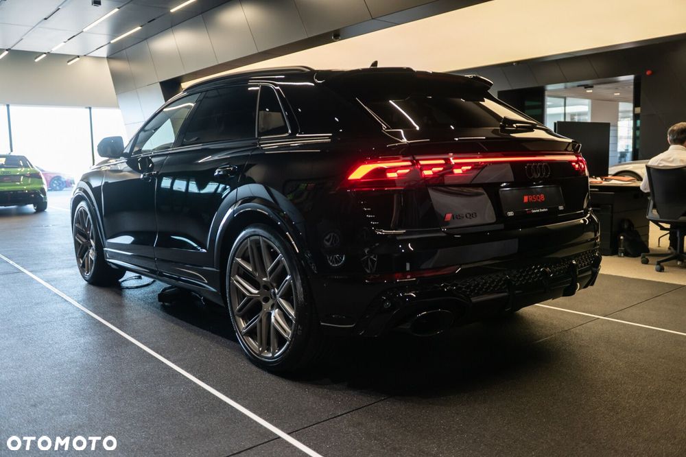 Audi RS Q8 - 4
