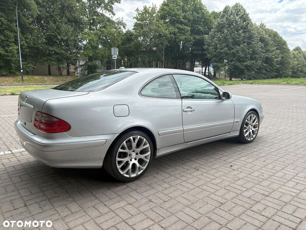 Mercedes-Benz CLK - 11