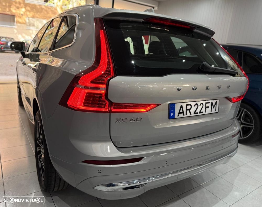 Volvo XC 60 2.0 B4 Plus Bright - 19
