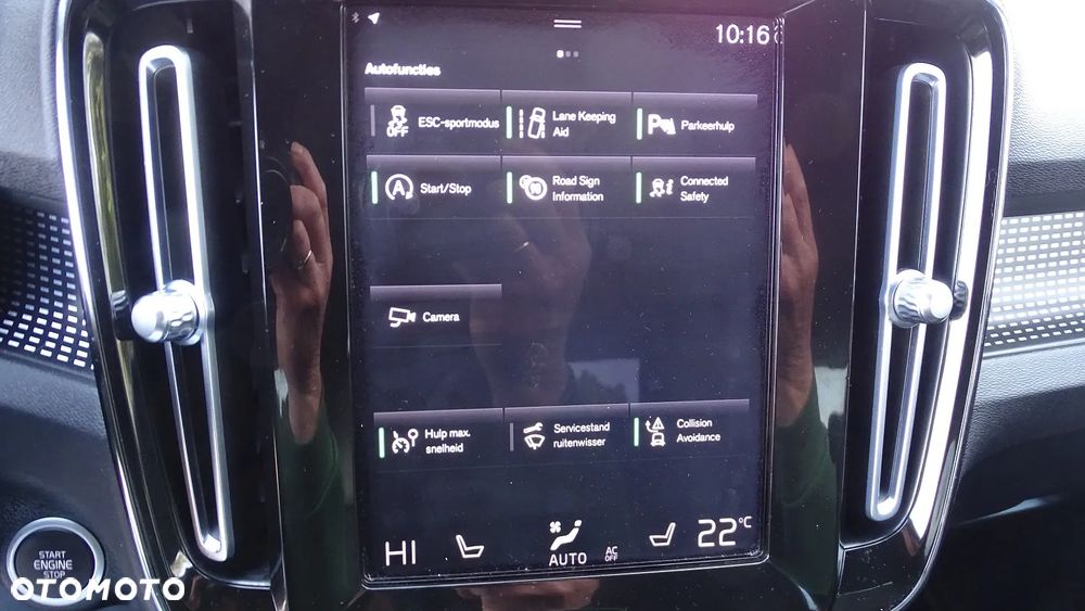 Volvo XC 40 D3 Momentum Pro - 24