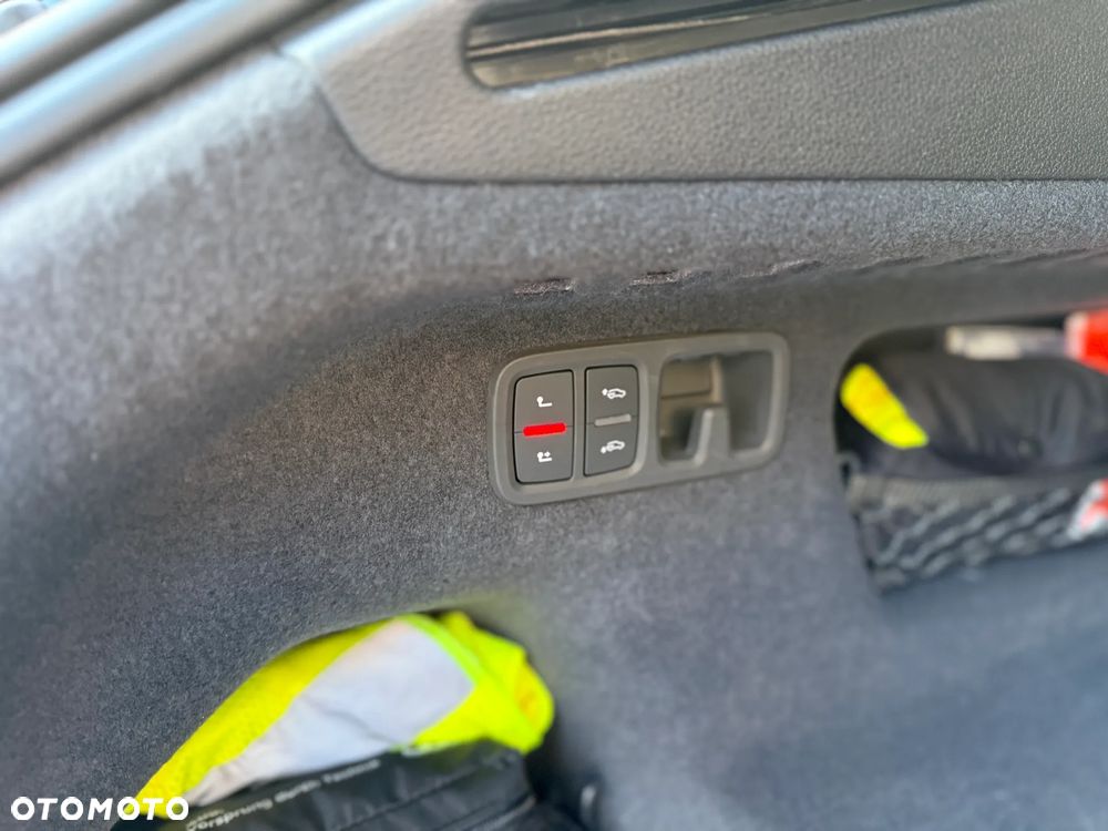 Audi RS Q8 TFSI Quattro Tiptronic - 27