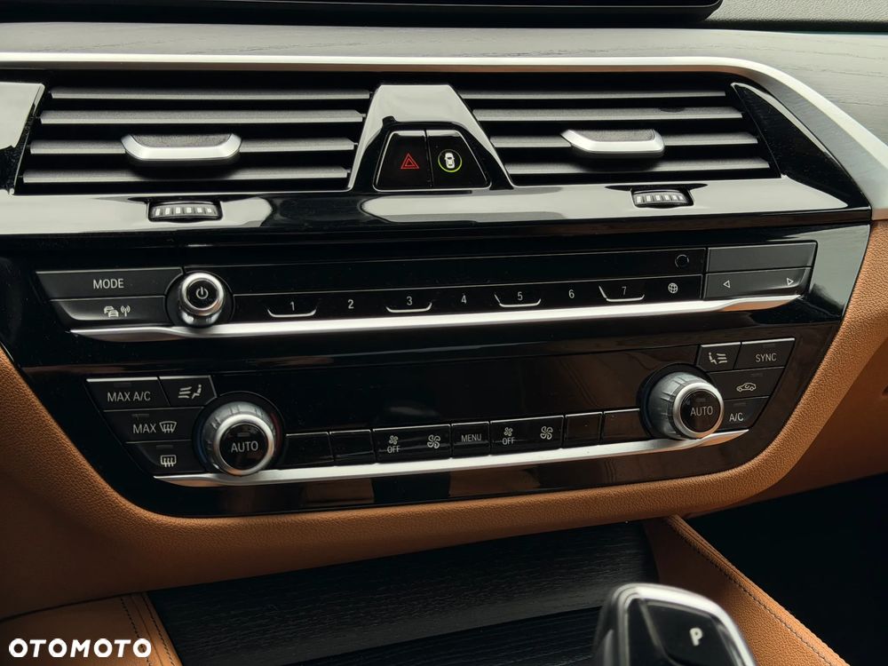 BMW Seria 5 530i mHEV M Sport sport - 22