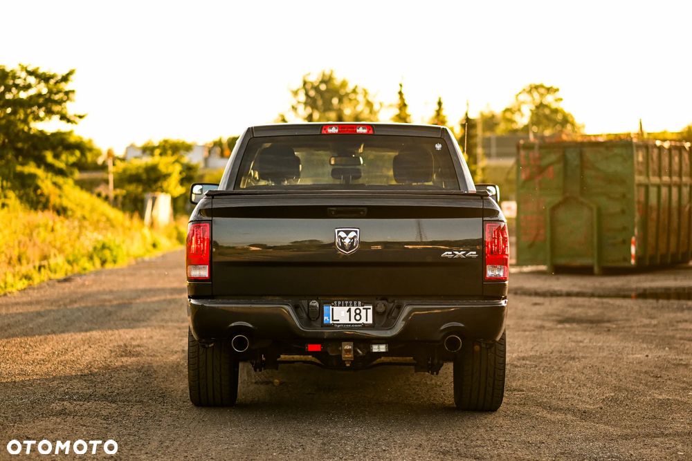 Dodge RAM 1500 5.7 4x4 - 16