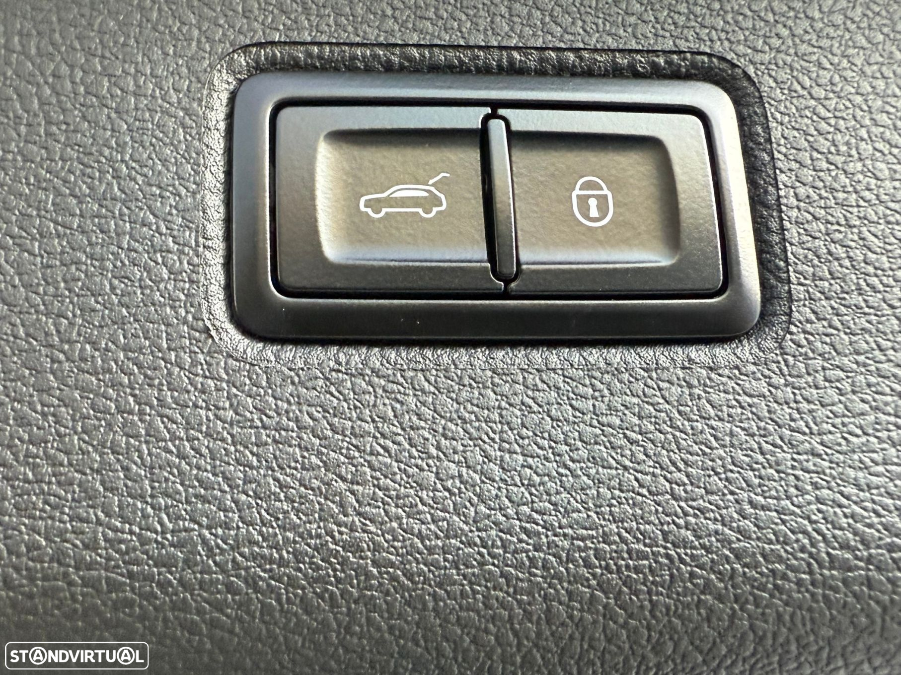 Bentley Bentayga V8 Atelier Edition - 42