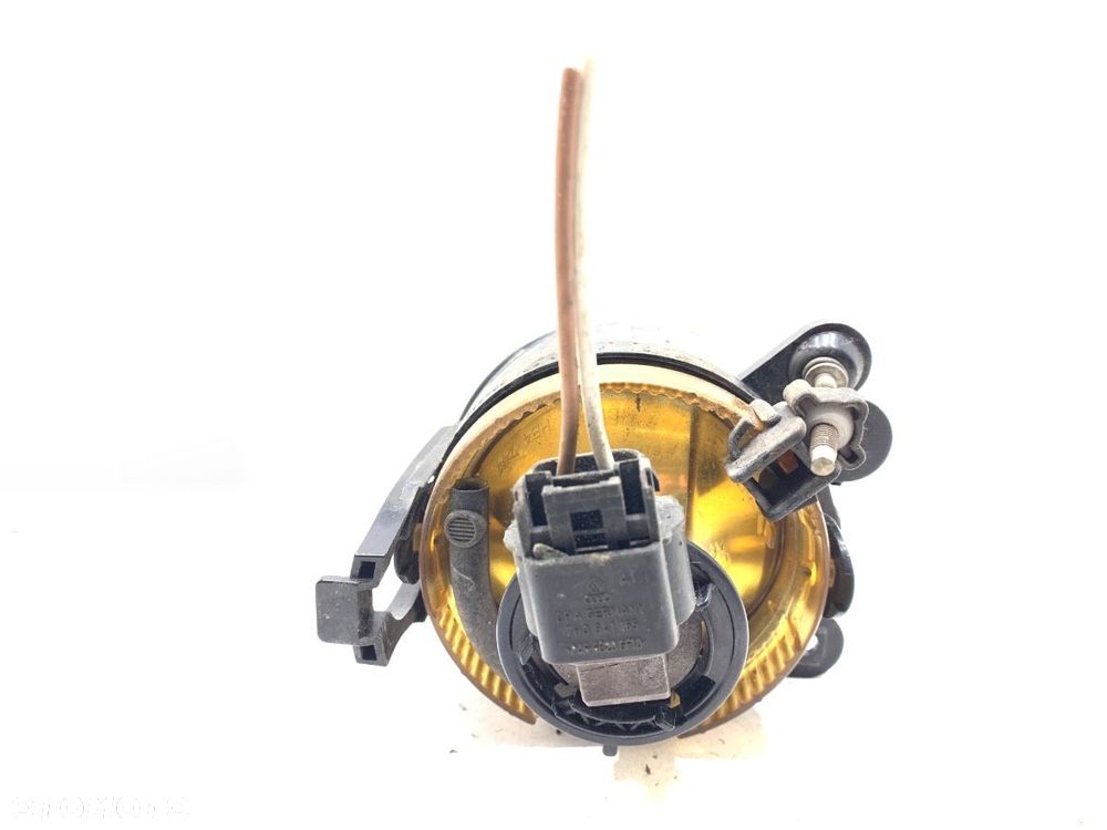 HALOGEN PRAWY PRZÓD  VW GOLF V (1K1) 2003 - 2010 1.6 75 kW [102 KM] benzyna 2004 - 2008 - 3