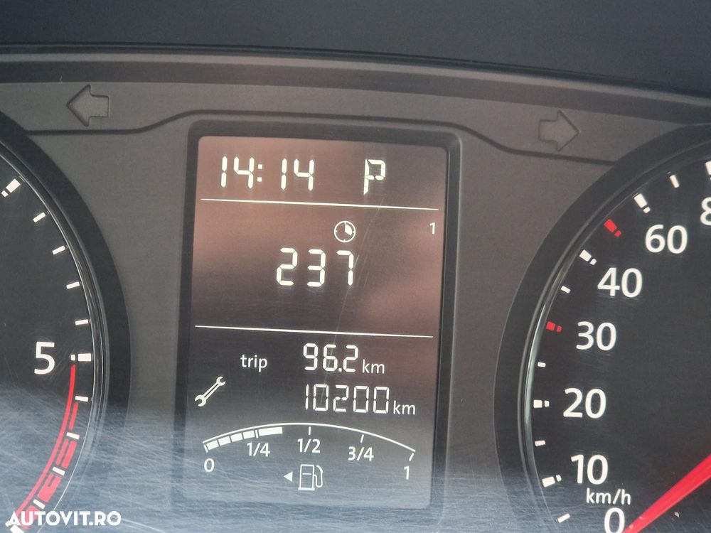 Volkswagen Caravelle - 15