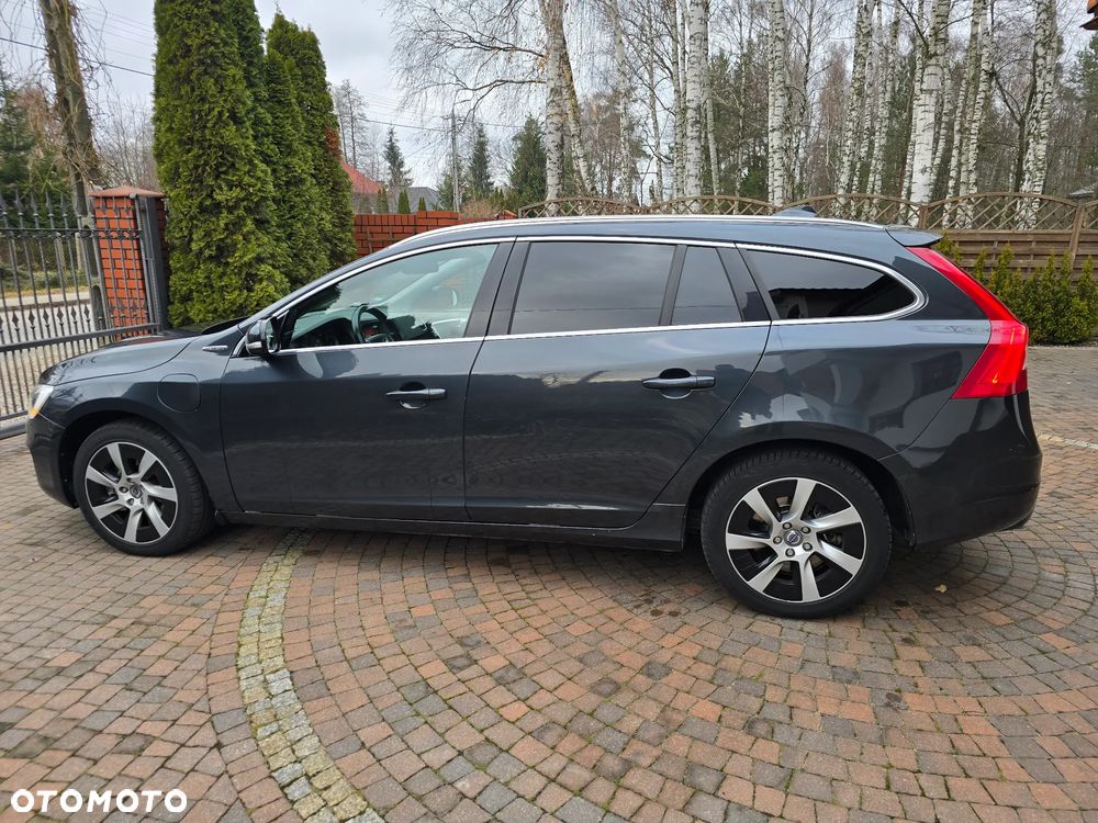 Volvo V60 D6 AWD Plug-in Hybrid Summum - 12