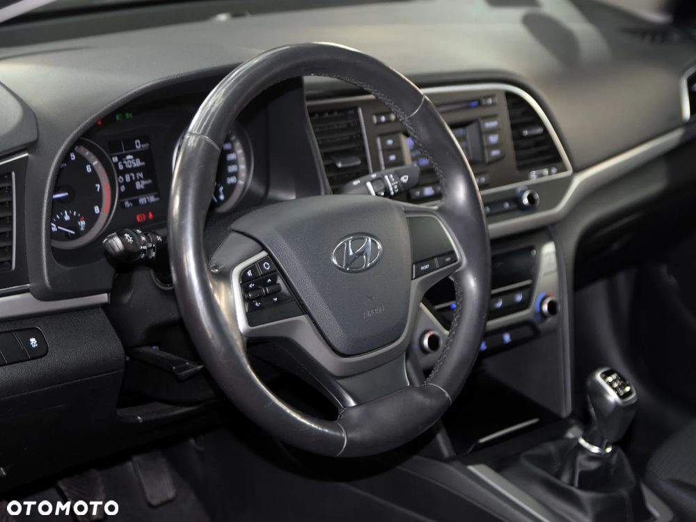 Hyundai Elantra 1.6 Classic Plus - 14