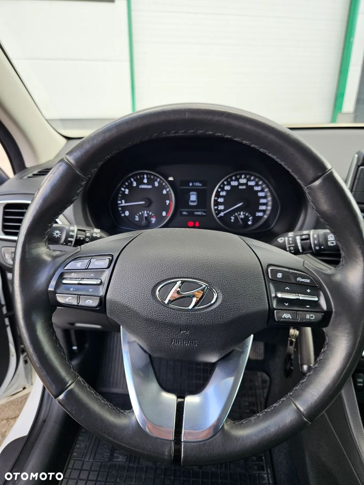 Hyundai i30 1.6 D Classic + - 14