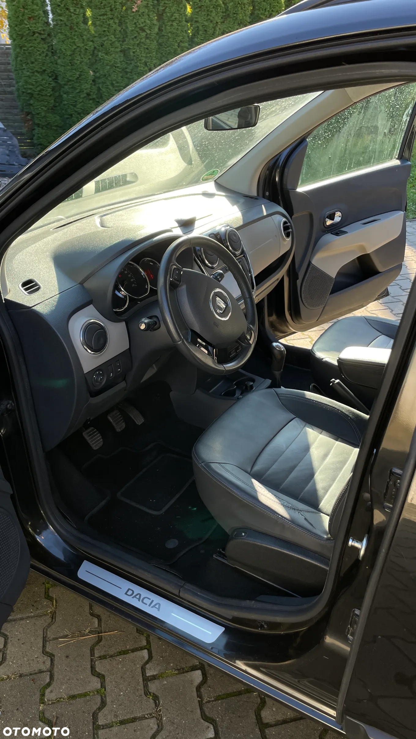 Dacia Lodgy 1.6 MPI 85 Laureate - 9