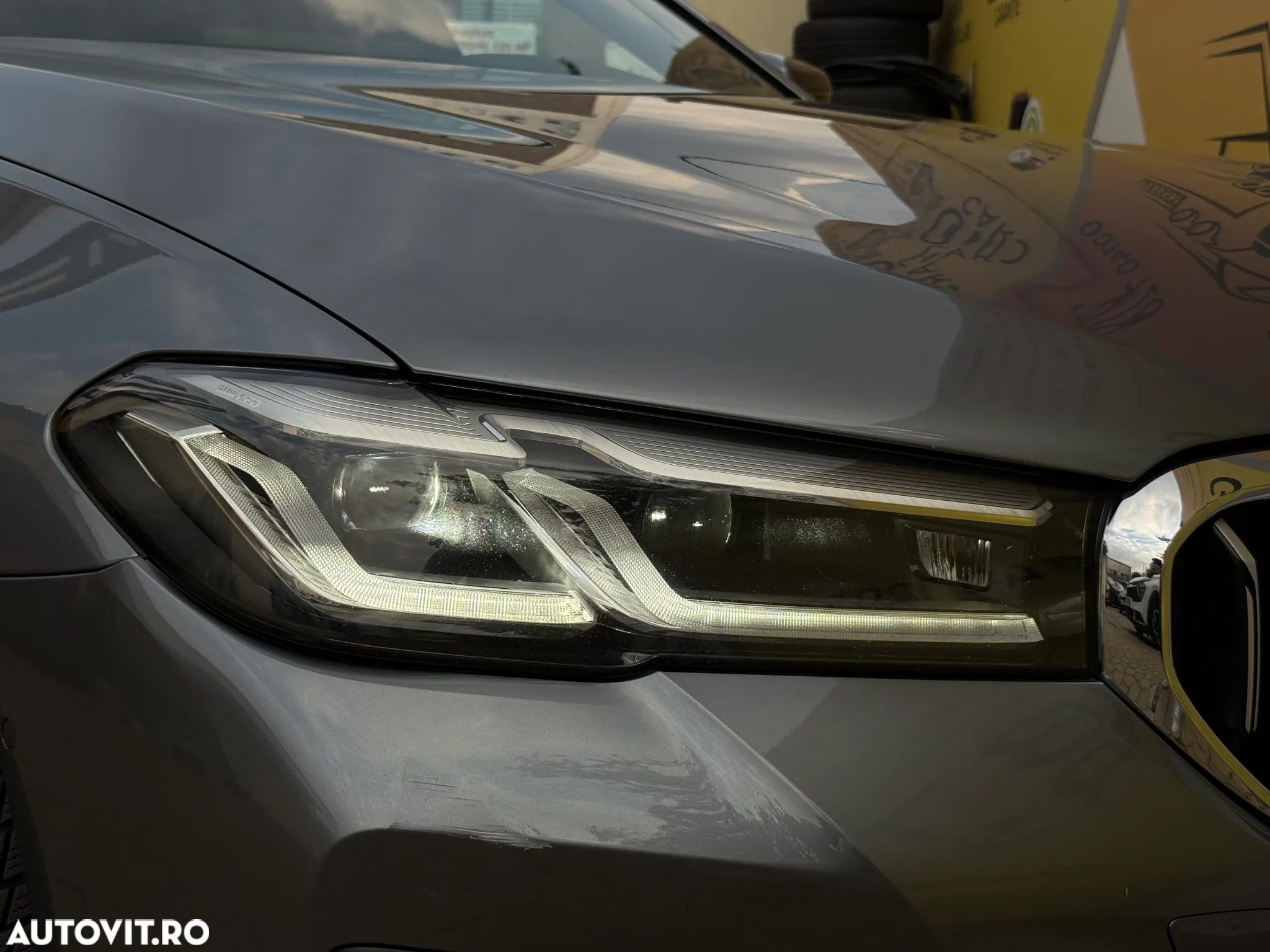 BMW Seria 5 530d AT MHEV - 12