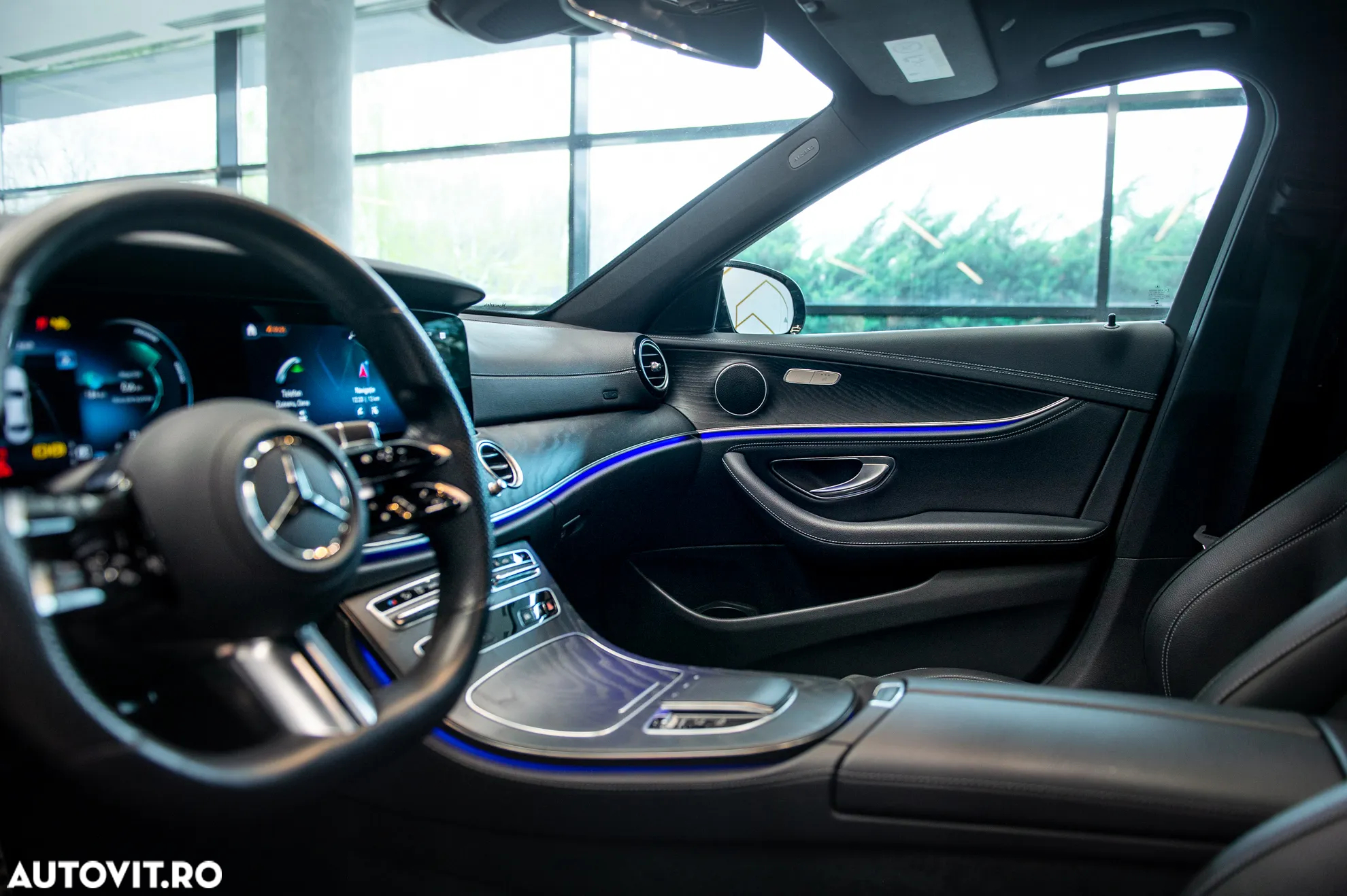 Mercedes-Benz E 300e 4Matic 9G-TRONIC Edition AMG Line - 16