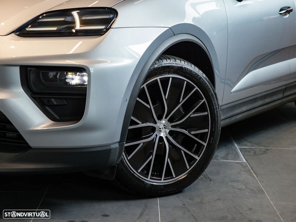 Porsche Macan Electric - 14