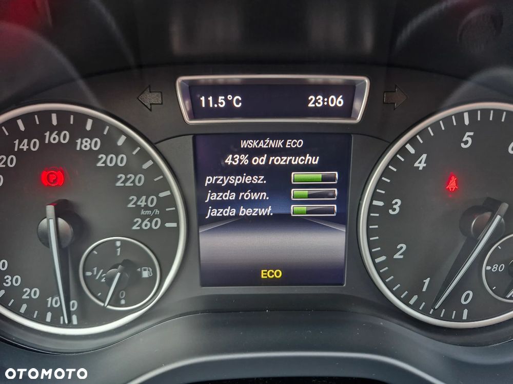 Mercedes-Benz Klasa A 180 (BlueEFFICIENCY) - 28