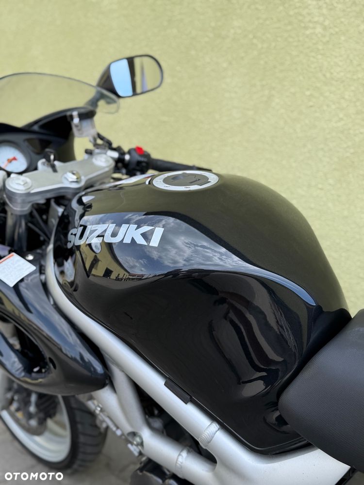Suzuki SV - 33