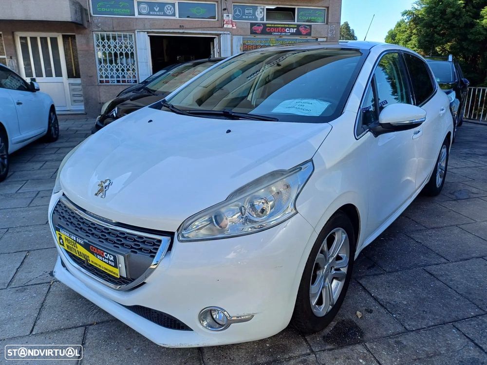 Peugeot 208 1.2 PureTech Allure - 1