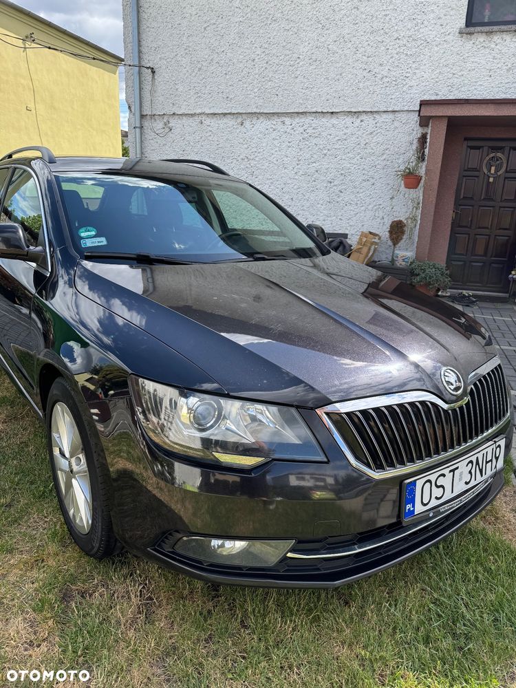 Skoda Superb 2.0 TDI DSG Ambition - 1