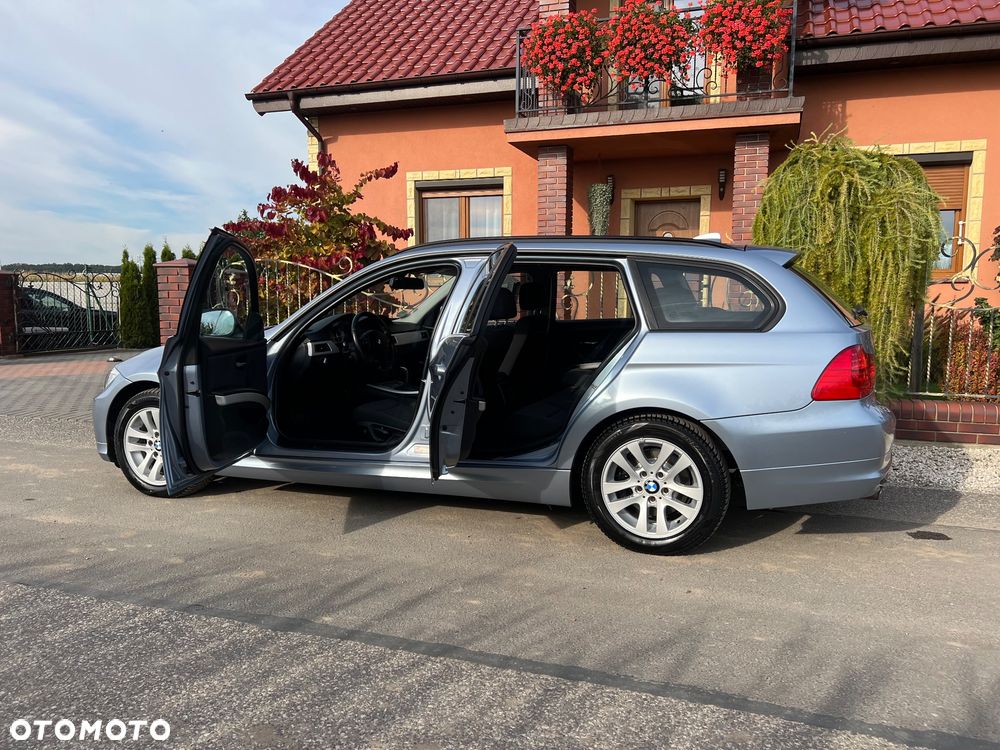BMW Seria 3 318d DPF Edition Lifestyle - 22