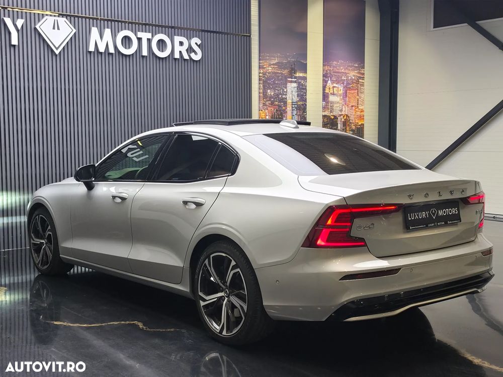 Volvo S60 B5 B AWD Ultimate Dark - 10