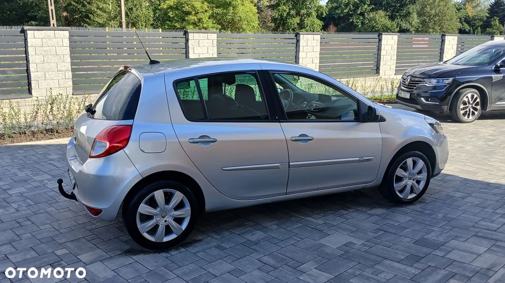 Renault Clio 2009 photo 4