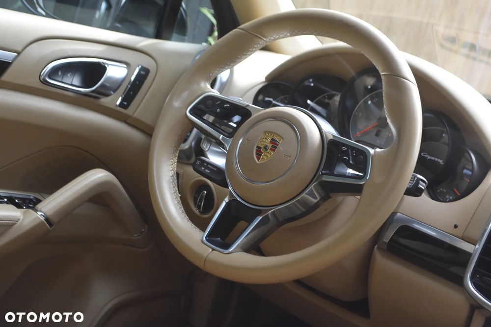 Porsche Cayenne S Diesel Platinum Edition - 18