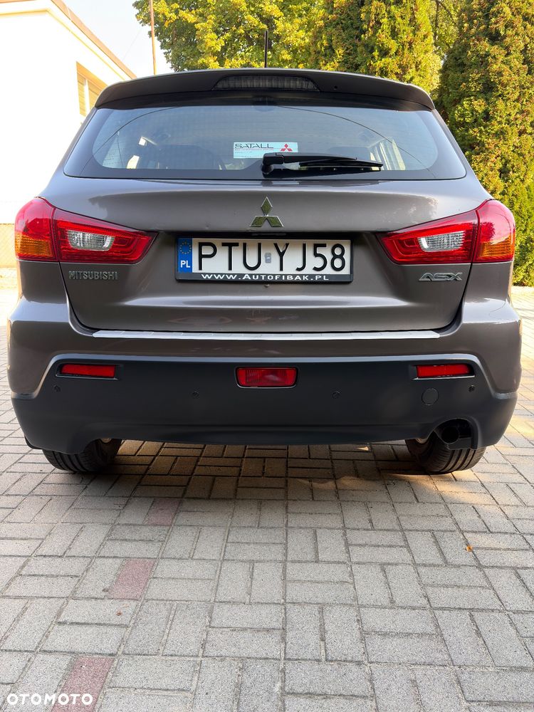 Mitsubishi ASX - 10