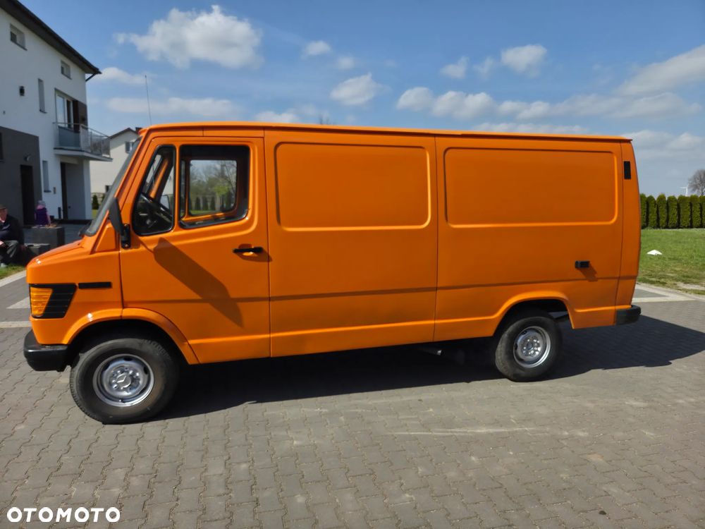 Mercedes-Benz 307D - 7