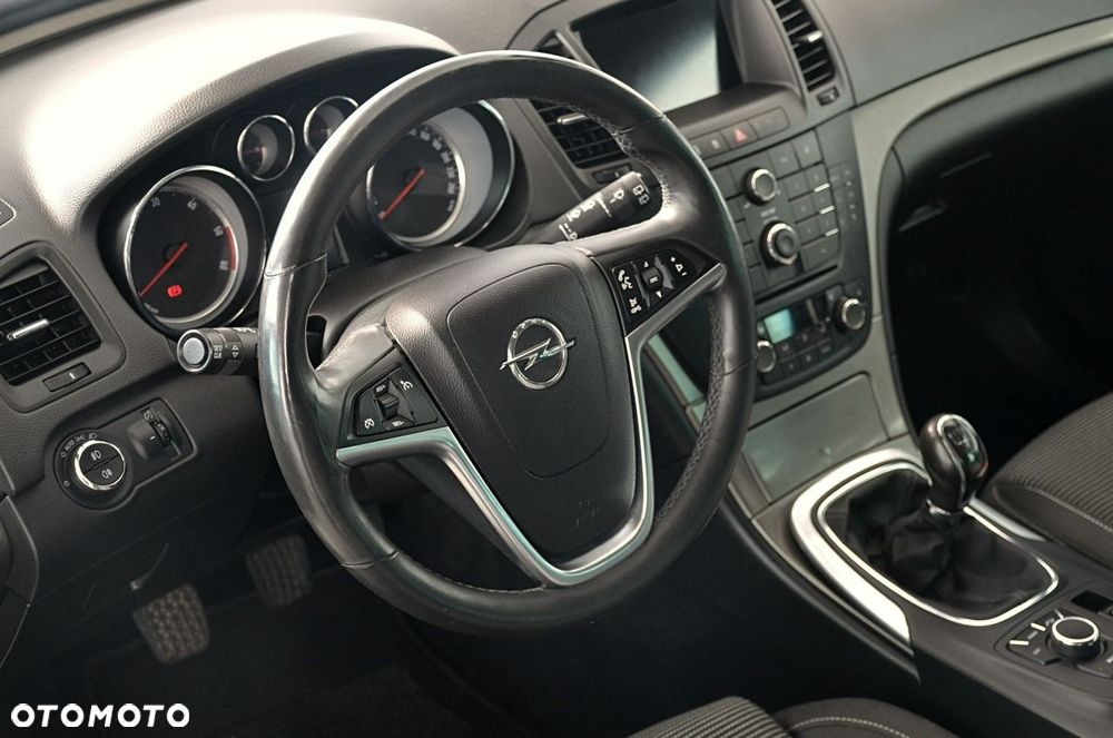 Opel Insignia - 15