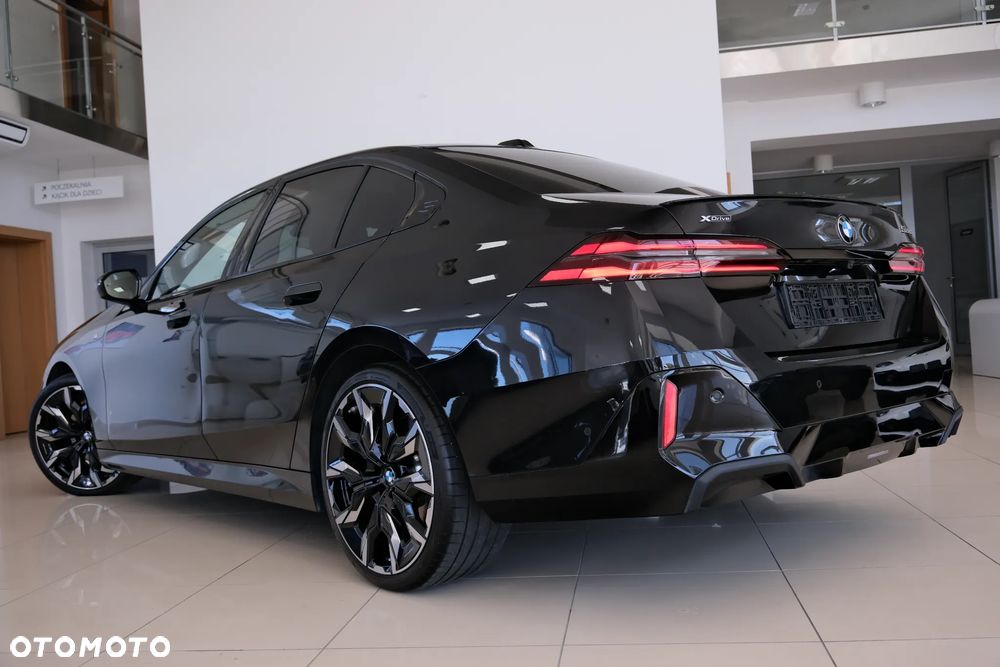 BMW Seria 5 520d xDrive mHEV M Sport - 16