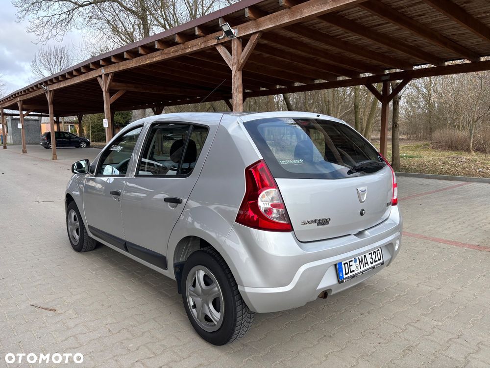 Dacia Sandero 1.2 16V Laureate II - 4